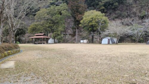 田辺川湯キャンプ場　芝生サイト